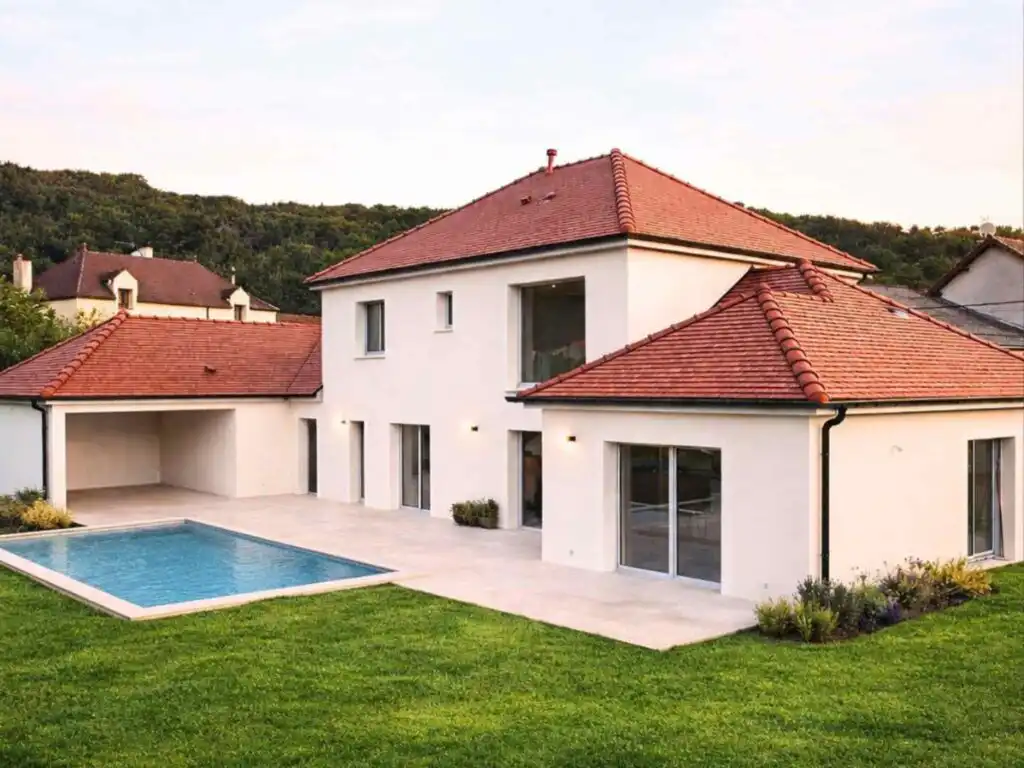 Maison contemporaine de 145 m² construite en Côte-d'Or. Réalisation Bâtisseurs Bourguignons, constructeur de maisons individuelles en Bourgogne
